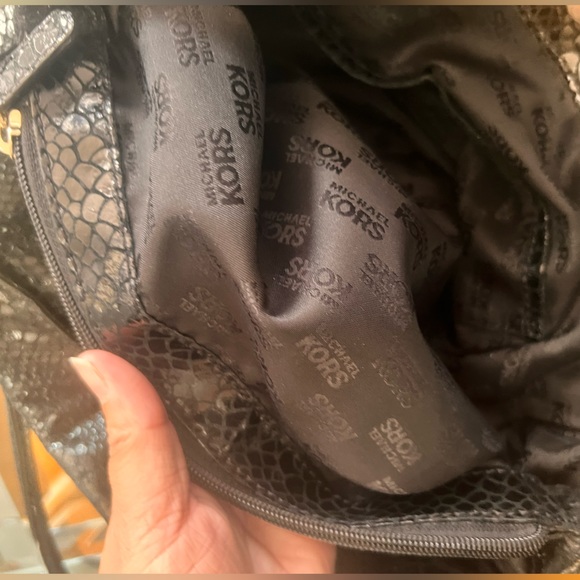 Michael Kors Hamilton EW Large Embossed Satchel - Picture 2 of 15